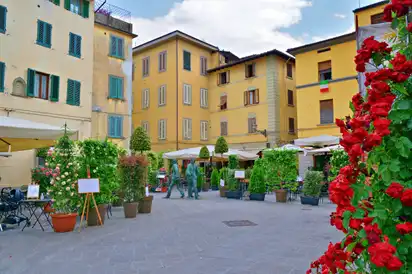  Piazza dell'Ortaggio in der historischen Altstadt von Pistoia