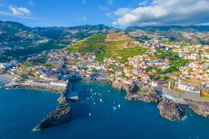 Luftaufnahme von Camara de Lobos in der Nähe von Funchal